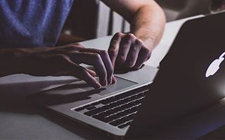 中国小将杨瀚森NBA首秀表现出色 10分4篮板5助攻